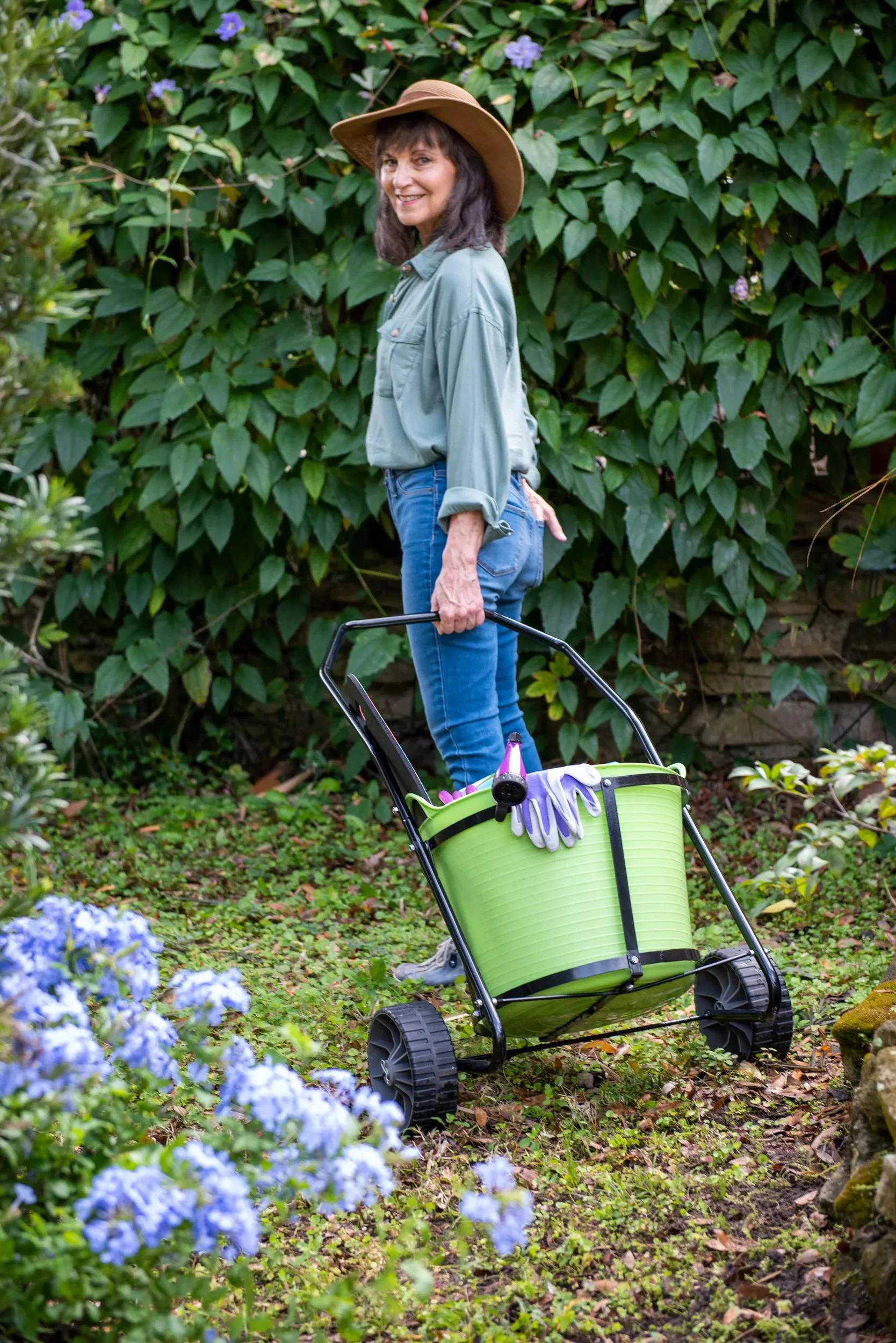 Garden Clean-up Cart with Gorilla Tub®