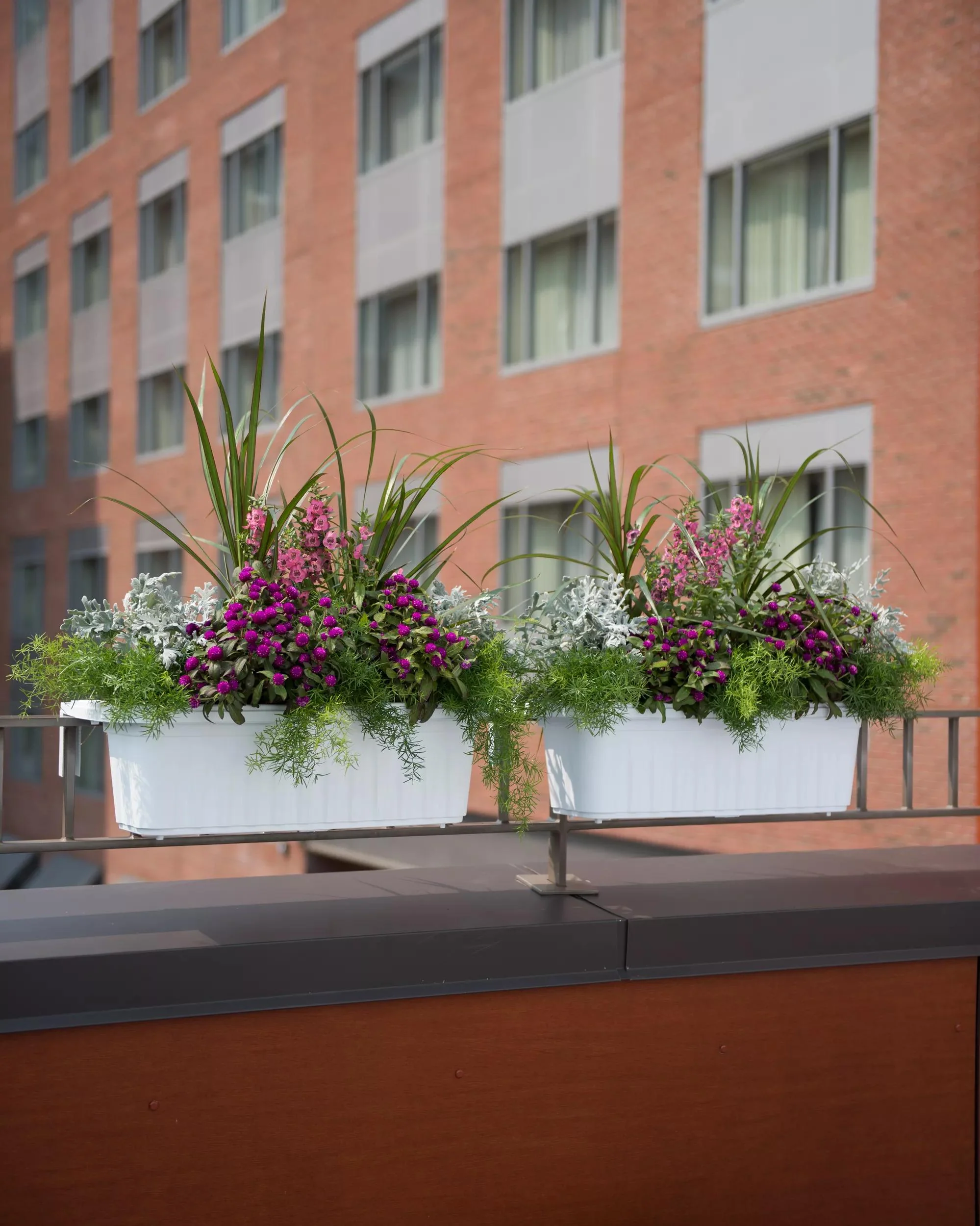 Adjustable Self-Watering Railing Planter, 24"