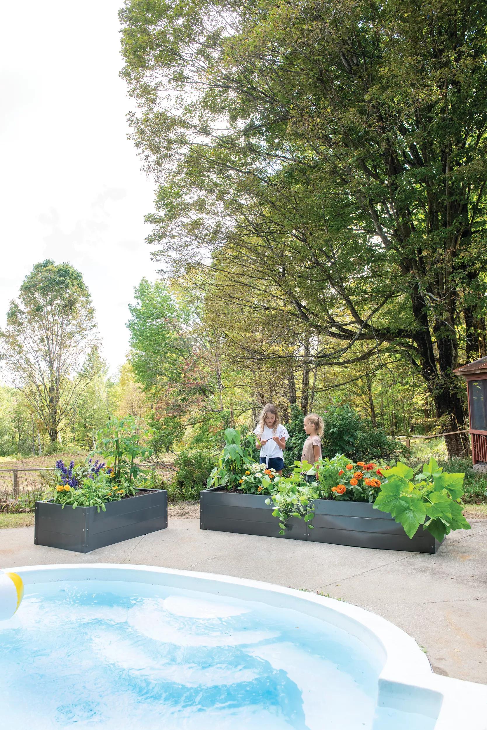 Putnam™ Metal Raised Bed, 24" x 90" (15"D)