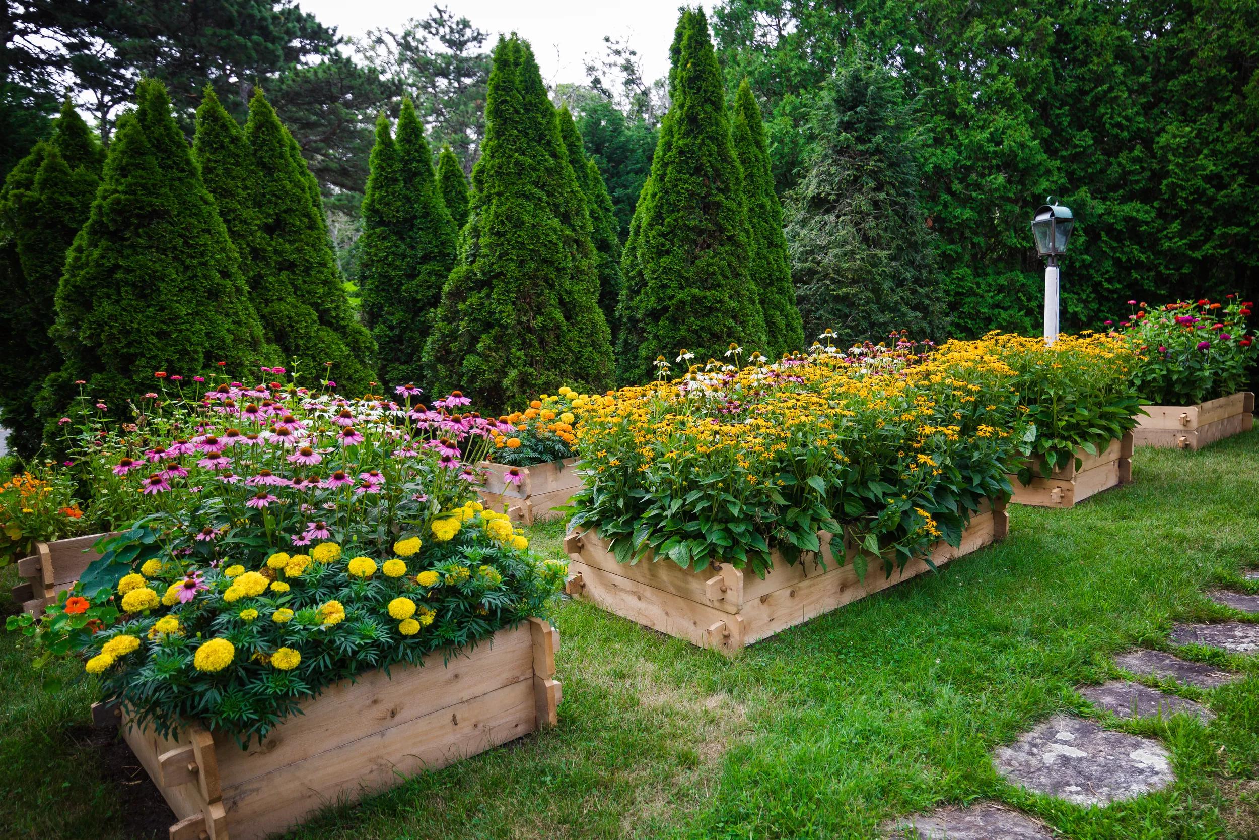 Farmstead Cedar Raised Garden Beds, 3'