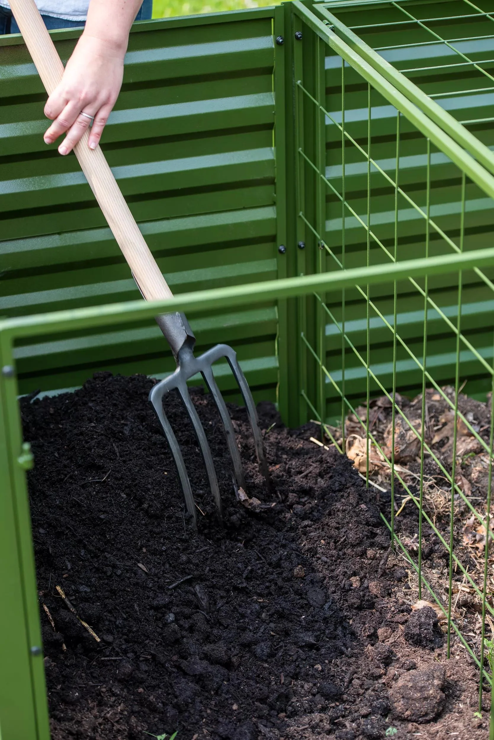 703-gardener-s-lifetime-dutch-digging-fork-4.webp Gardener's Lifetime Dutch Digging Fork