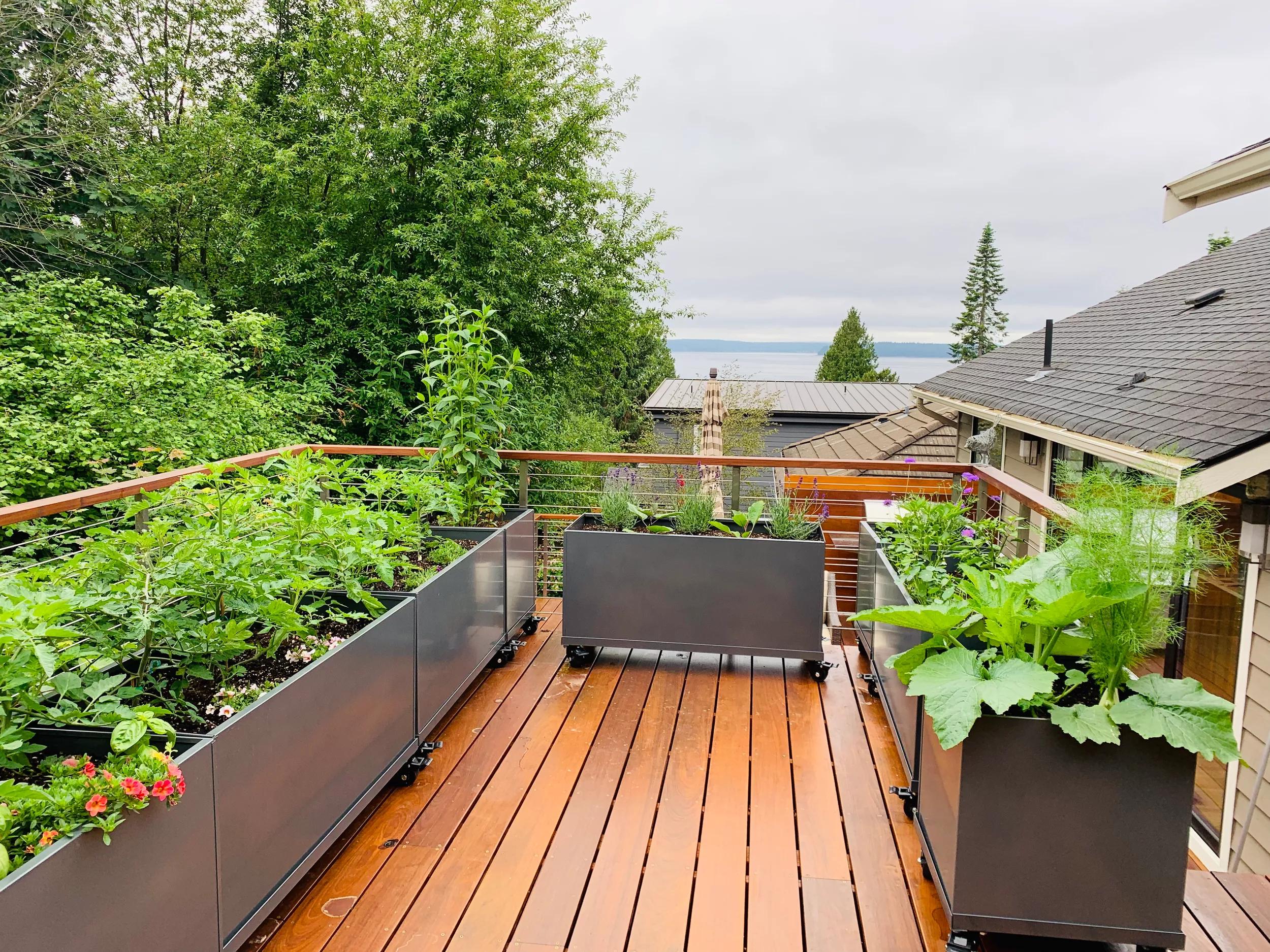 Nice Aluminum Trough Planter with Casters